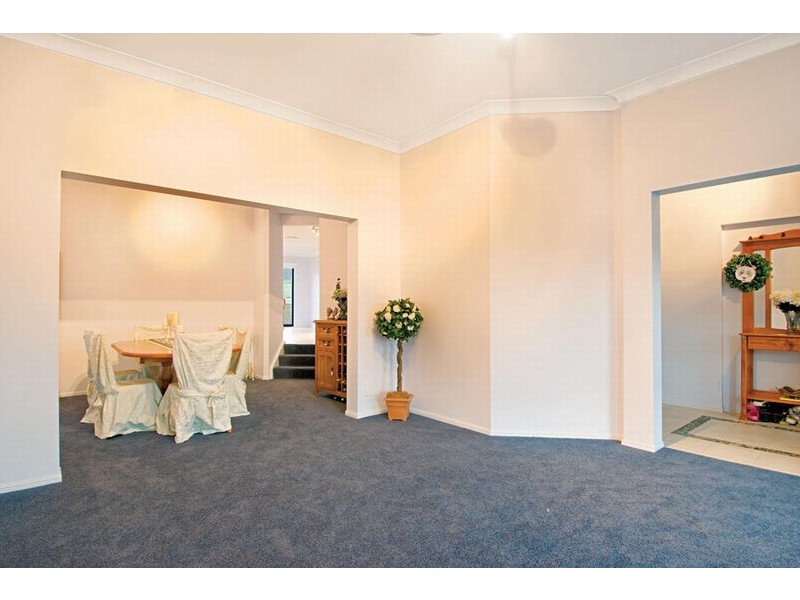 25 Fairmont Avenue, Baulkham Hills NSW 2153