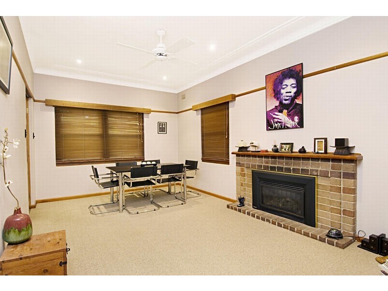 2 Elizabeth Crescent, Northmead NSW 2152