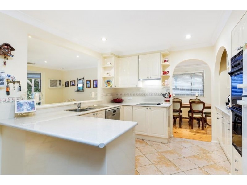 27 Glenrowan Avenue, Kellyville NSW 2155