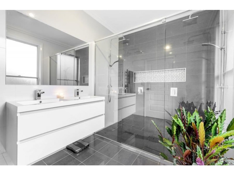 2 Redbank Place, Northmead NSW 2152