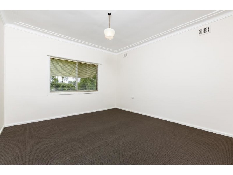 8 Dell Street, Blacktown NSW 2148