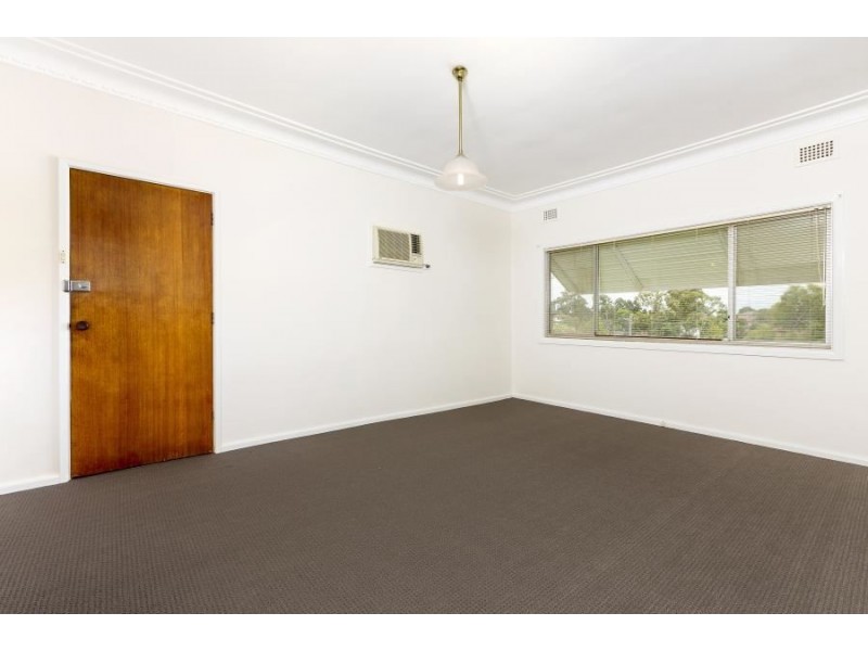 8 Dell Street, Blacktown NSW 2148