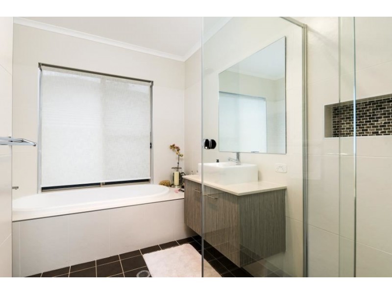 18 Dempsey Crescent, Kellyville NSW 2155