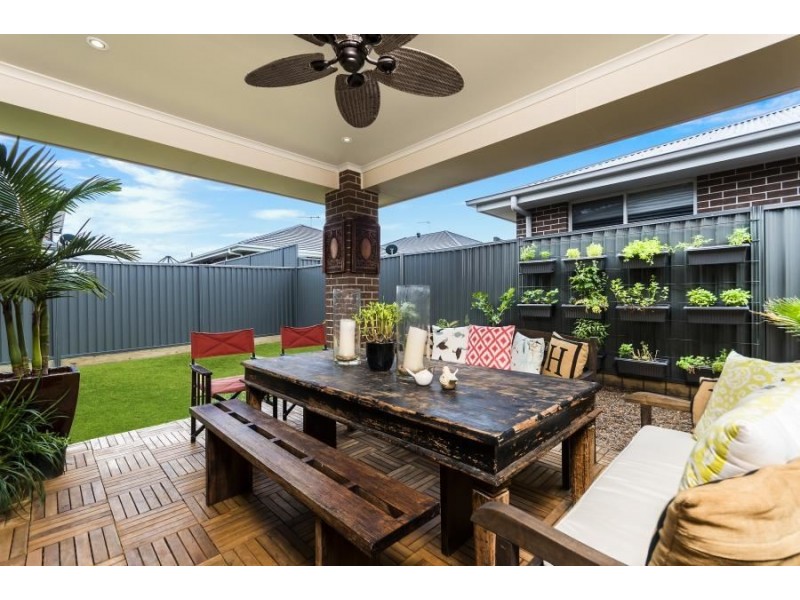 18 Dempsey Crescent, Kellyville NSW 2155