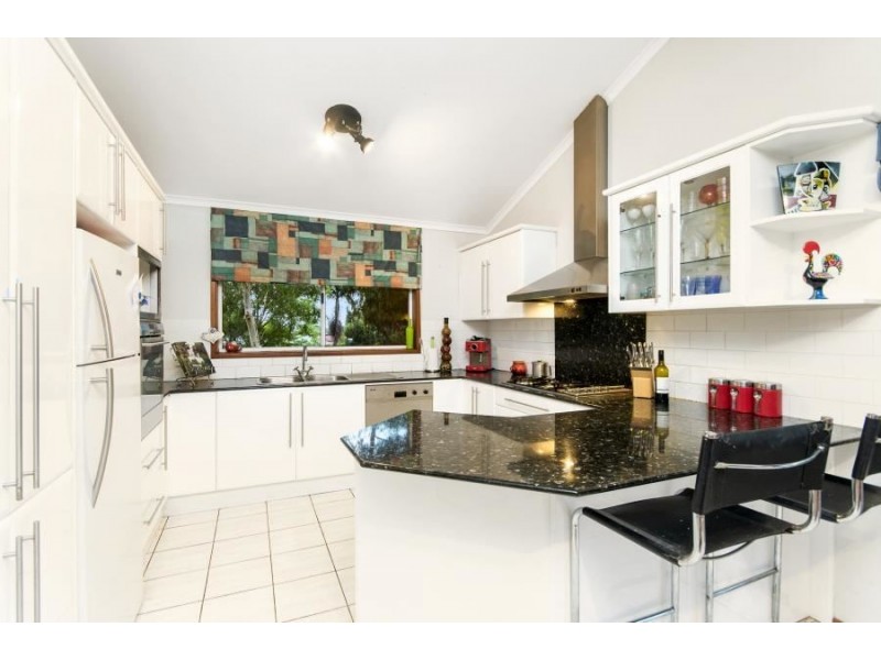 24 Grevillea Grove, Baulkham Hills NSW 2153