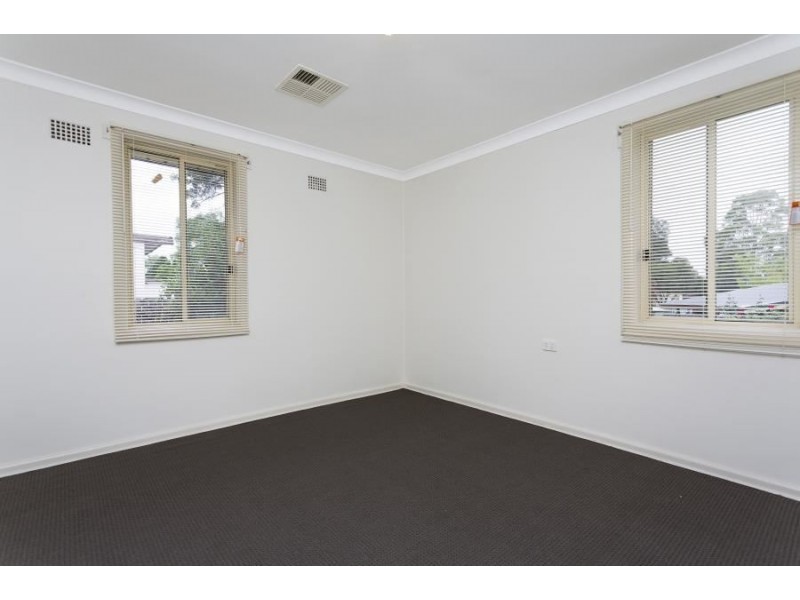 8 Popondetta Road, Whalan NSW 2770