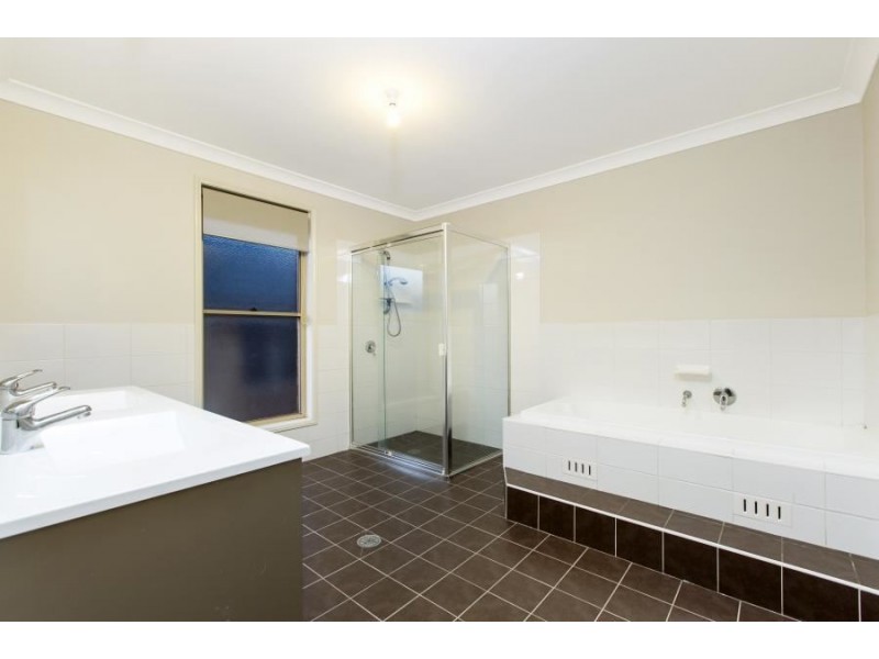 44 Queensbury Avenue, Kellyville NSW 2155