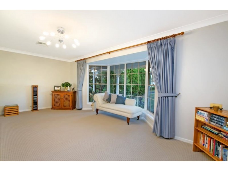 16 Jamberoo Avenue, Baulkham Hills NSW 2153