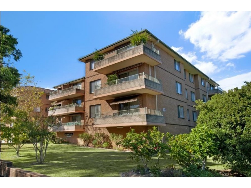 18/10 Elizabeth St, Parramatta NSW 2150