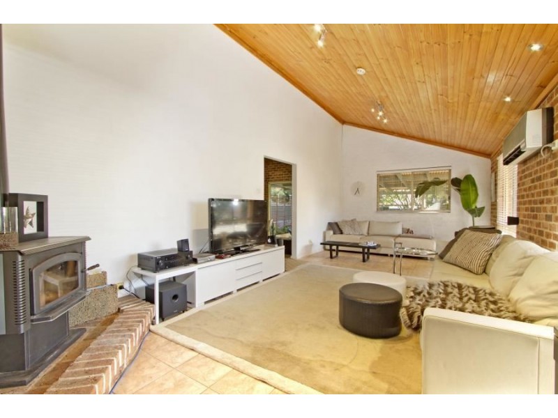 96 Walker St, Quakers Hill NSW 2763