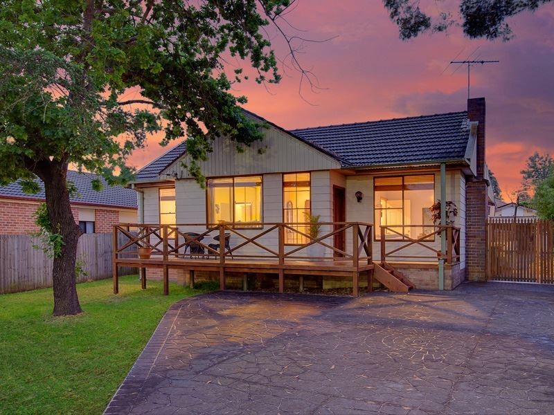 16 Glenn Avenue, Northmead NSW 2152