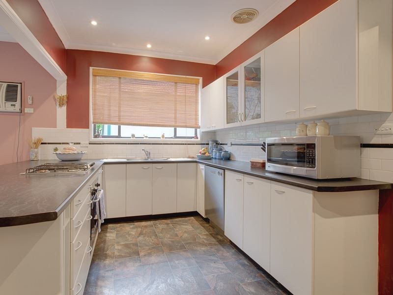 16 Glenn Avenue, Northmead NSW 2152