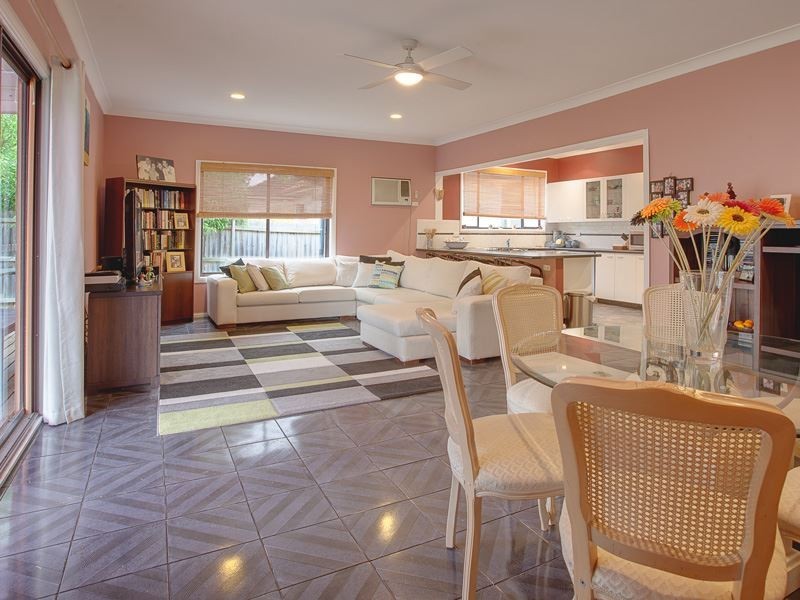 16 Glenn Avenue, Northmead NSW 2152