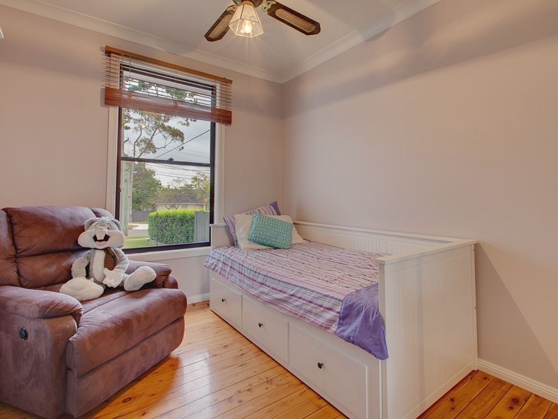 16 Glenn Avenue, Northmead NSW 2152