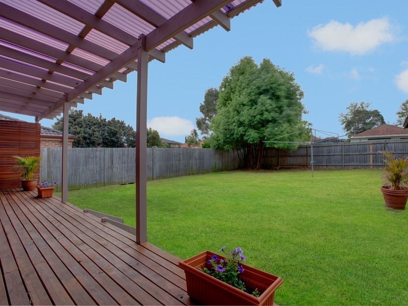 16 Glenn Avenue, Northmead NSW 2152