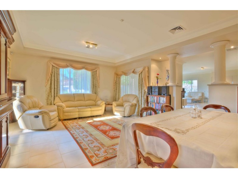 1 William Thompson Way, Baulkham Hills NSW 2153