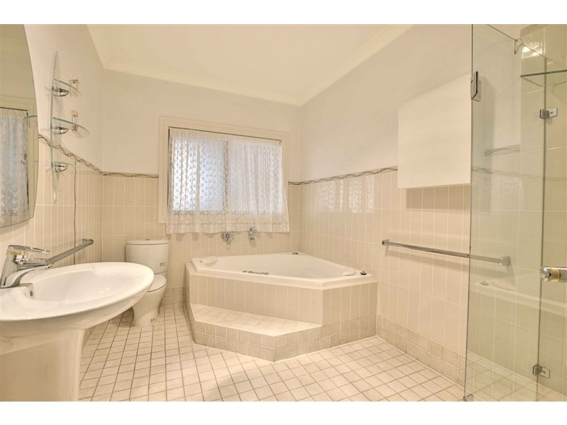 1 William Thompson Way, Baulkham Hills NSW 2153