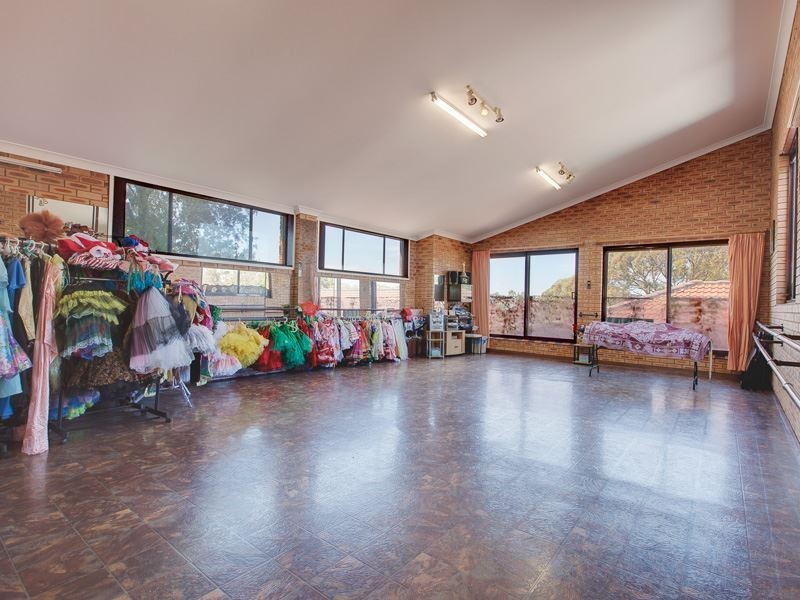 10 Hughes Street, Kings Langley NSW 2147