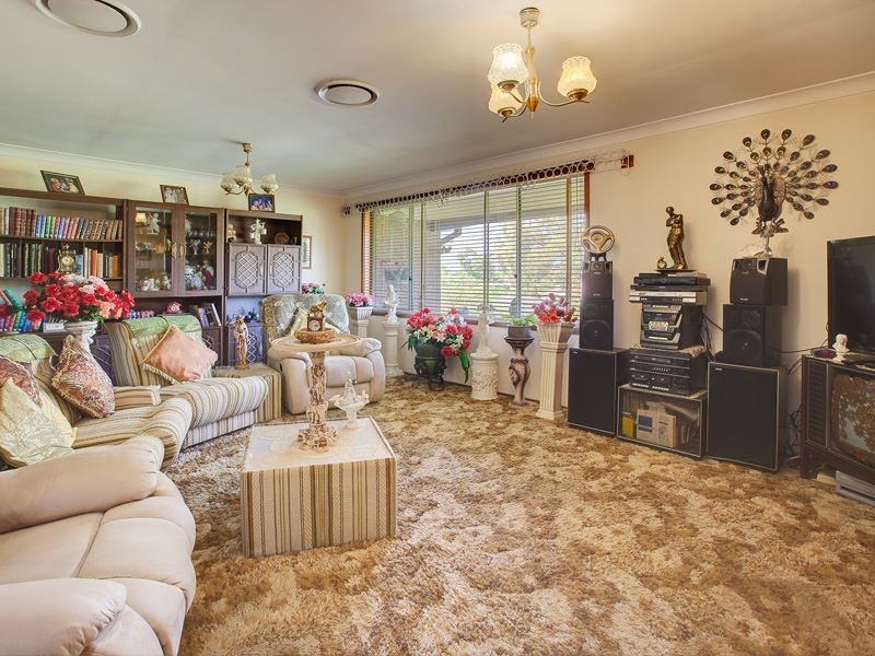 10 Hughes Street, Kings Langley NSW 2147