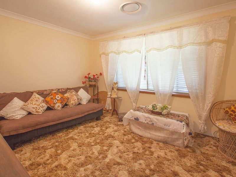 10 Hughes Street, Kings Langley NSW 2147