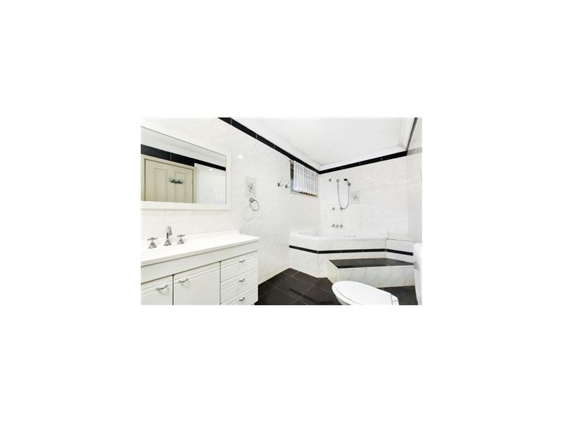 29 Allambie Ave, Northmead NSW 2152