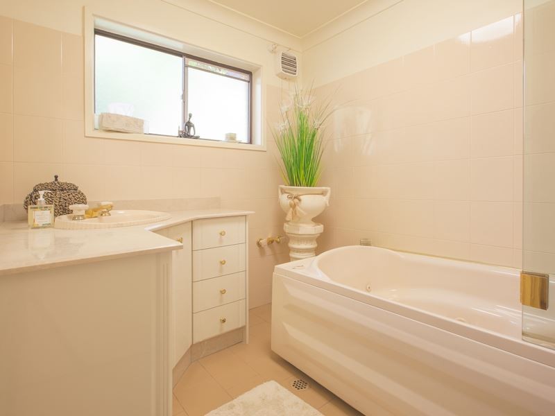 16 Elm Place, North Rocks NSW 2151