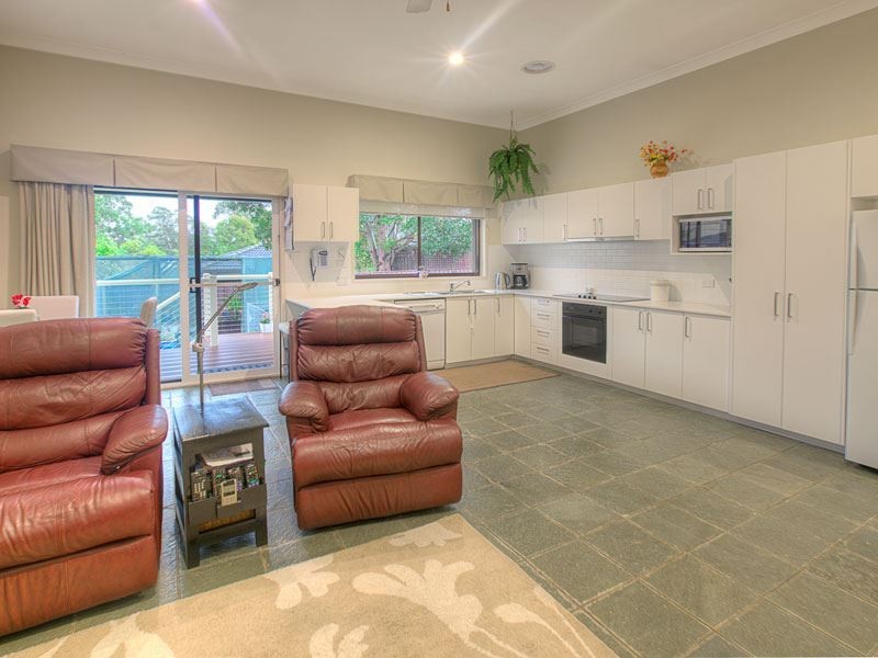 4 Simpson Place, Kings Langley NSW 2147
