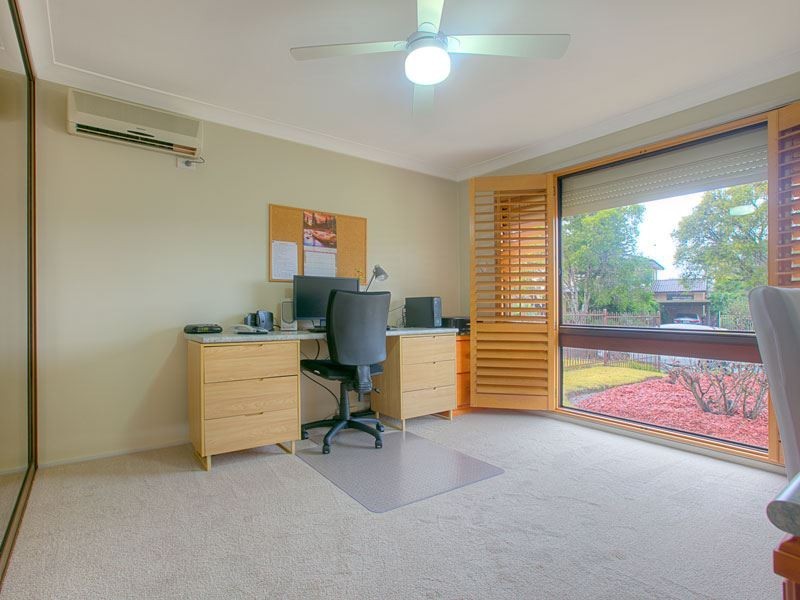 4 Simpson Place, Kings Langley NSW 2147