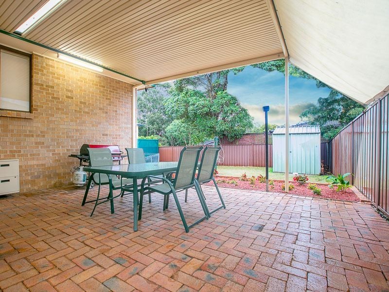 4 Simpson Place, Kings Langley NSW 2147