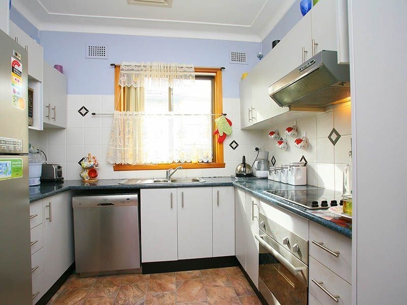 11 Dan Avenue, Blacktown NSW 2148