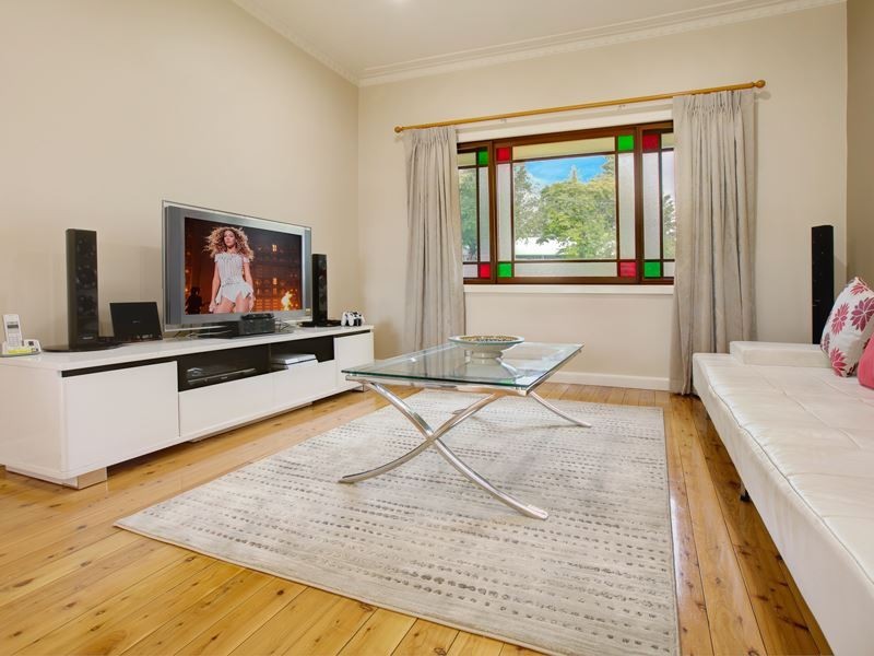 1 Livingstone Avenue, Baulkham Hills NSW 2153