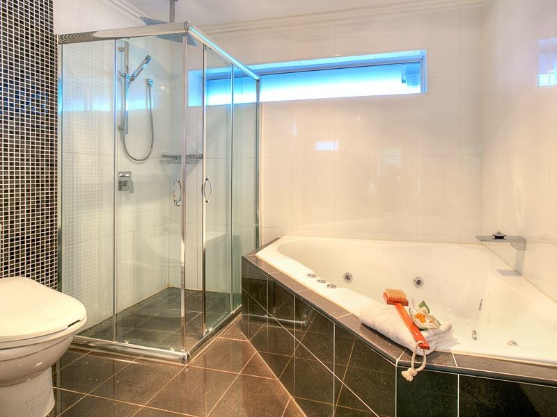 2 Darrambal Avenue, Baulkham Hills NSW 2153