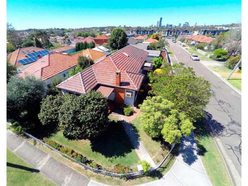 22 Raymond Avenue, Northmead NSW 2152