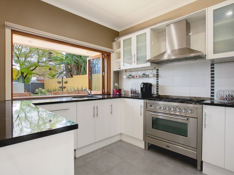 1 Livingstone Avenue, Baulkham Hills NSW 2153