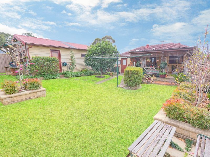 8 Holmes Street, Lalor Park NSW 2147