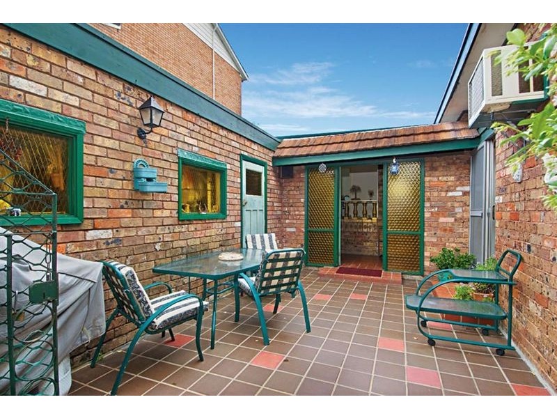 2 Buckleys Road, Winston Hills NSW 2153