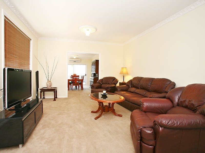 6 Chatres Street, St Clair NSW 2759