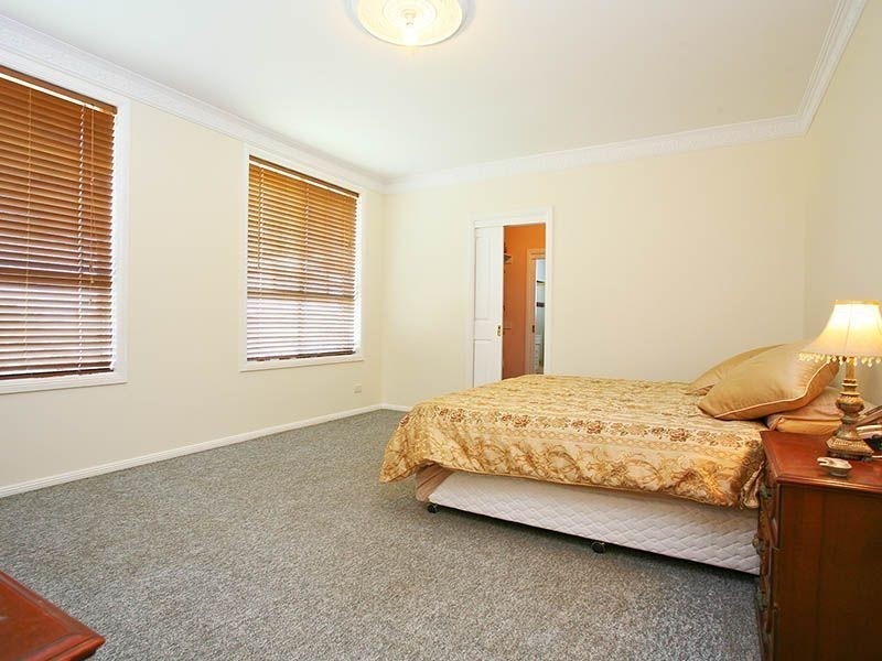 6 Chatres Street, St Clair NSW 2759