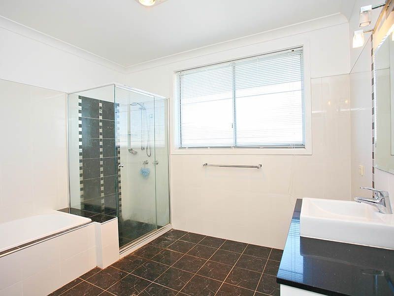 6 Chatres Street, St Clair NSW 2759