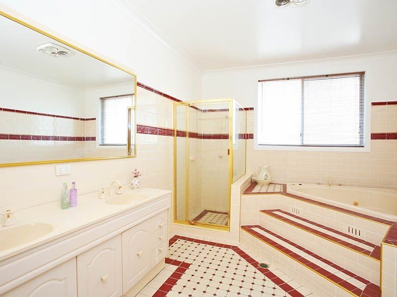 6 Chatres Street, St Clair NSW 2759