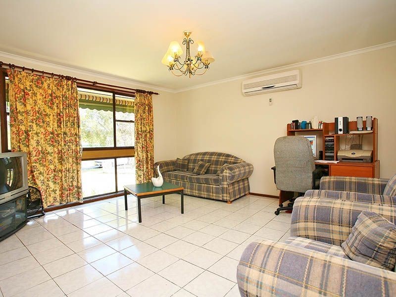 6 Dahlia Street, Quakers Hill NSW 2763