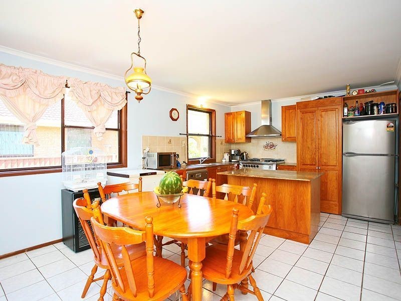 6 Dahlia Street, Quakers Hill NSW 2763