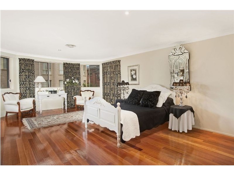 33 Sanctuary Drive, Beaumont Hills NSW 2155