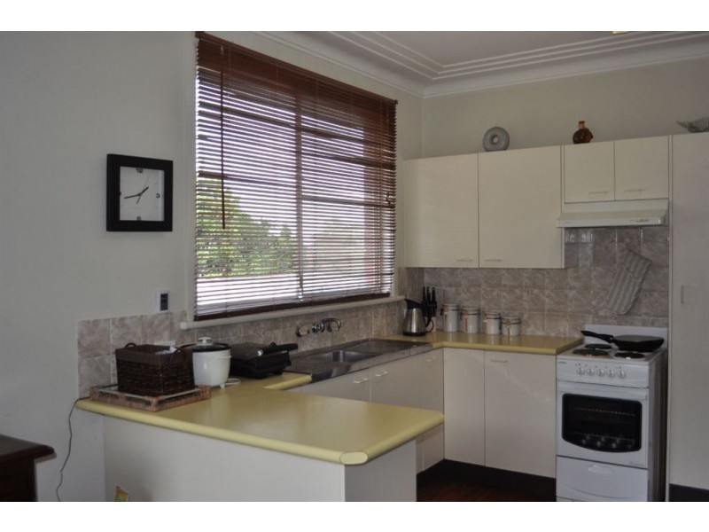 24 Dan Crescent, Castle Hill NSW 2154