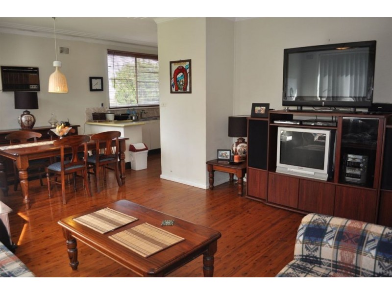 24 Dan Crescent, Castle Hill NSW 2154