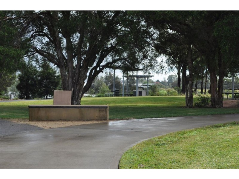 18 Driftway Drive, Pemulwuy NSW 2145