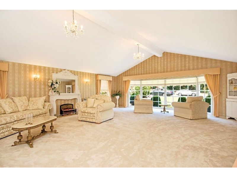 60 Ulundri Drive, Castle Hill NSW 2154