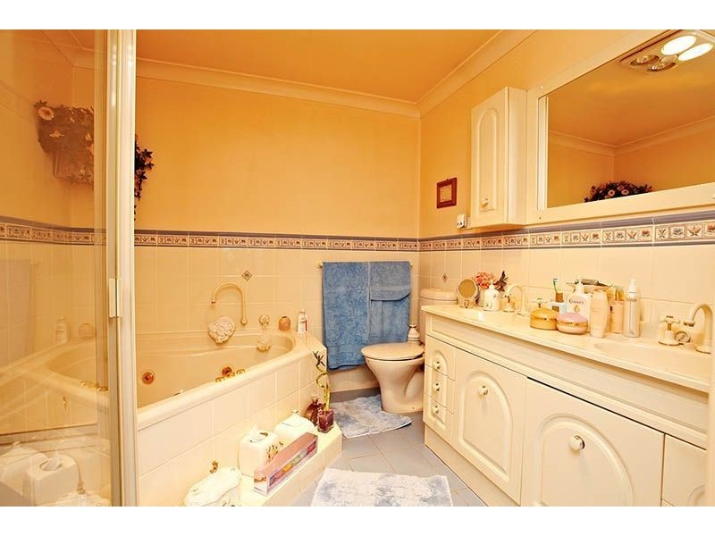 13 Hull Street, Seven Hills NSW 2147