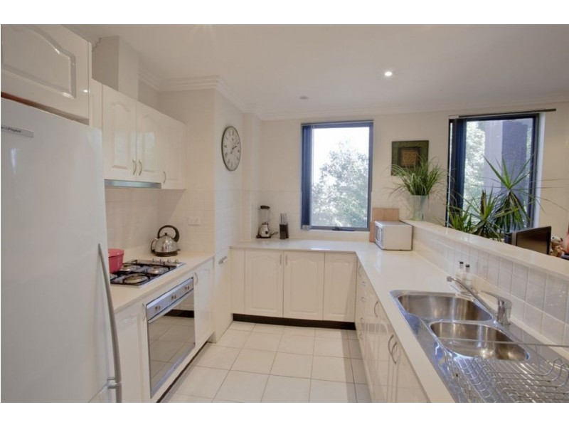 1/44-46 Cecil Avenue, Castle Hill NSW 2154