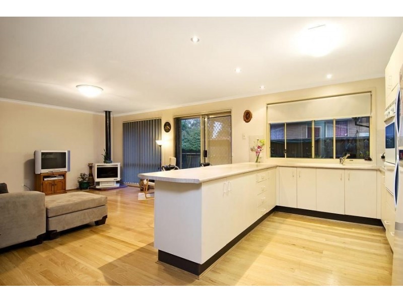 6 Hillcrest Road, Quakers Hill NSW 2763